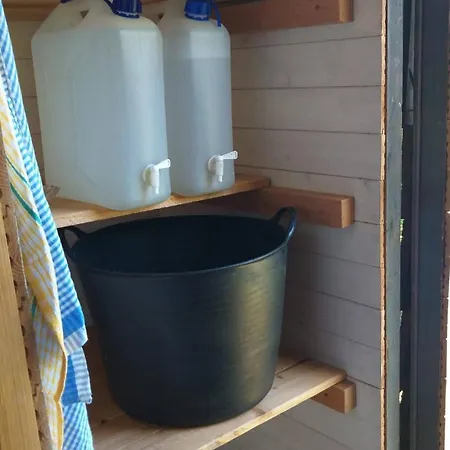 キャンプ場 Tiny House Suria - Cesky Raj Prackov